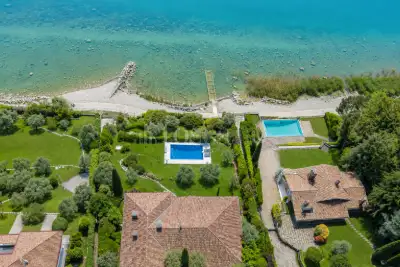 Villa in vendita, Via Alessandro Volta, Padenghe sul Garda