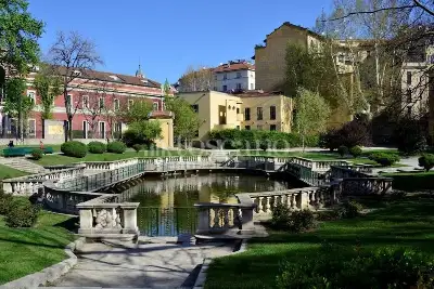 Attività Commerciale in vendita, Via Francesco Sforza, Milano