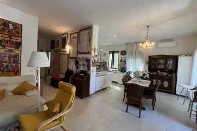 Casa in vendita, Via Angelo Bisi, Milano