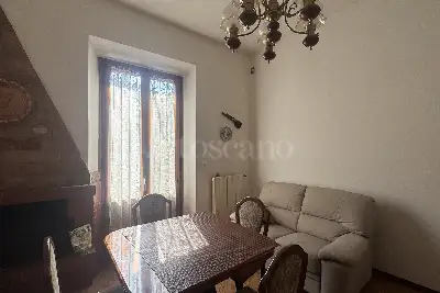 Villino a Schiera in vendita, Via Edmondo de Amicis, Prato