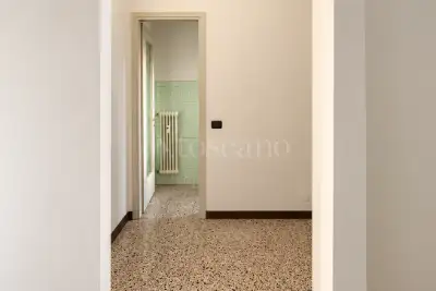 Negozio in affitto, Viale Varese, Como