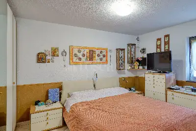 Casa Indipendente in vendita, Via Della Repubblica, Bisuschio