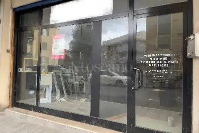 Negozio in vendita, Via Piave 16, Viterbo
