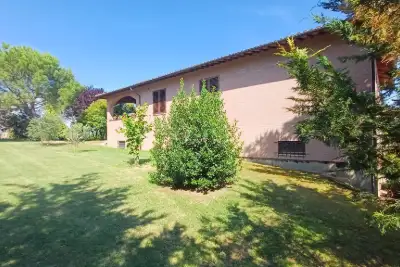 Villa in vendita, Strada del Lucherino, Siena