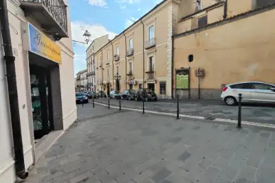 Negozio in affitto, Salita Piazza Roma, Catanzaro