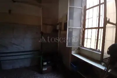 Negozio in vendita, Via Lucrino, Roma