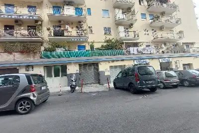 Negozio in vendita, Via Tiberio 45, Napoli