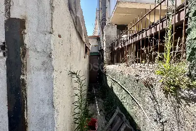 Negozio in vendita, Via Giulio Antonio Acquaviva, Caserta