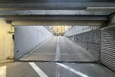 Box in affitto, Largo Zanuso 4, Milano