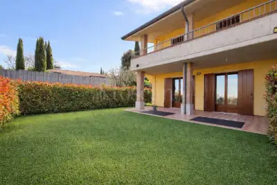 Casa in vendita, Via Castelletto, Pozzolengo
