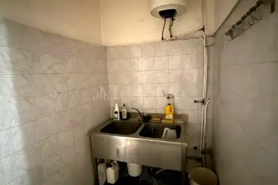 Laboratorio in vendita, Via Avenza, Roma