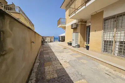 Casa in vendita, Via Lipsia, Pomezia