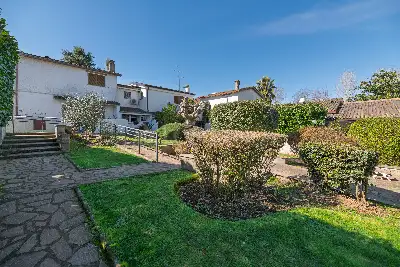 Villino a Schiera in vendita, Largo dell'Olgiata, Roma