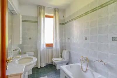 Villa in vendita, Via Marconi, Lavena Ponte Tresa