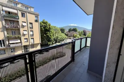 Casa in vendita, Via Repubblica Argentina, Brescia