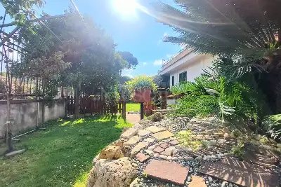 Villa in vendita, Via Pietrarsa, Pozzuoli