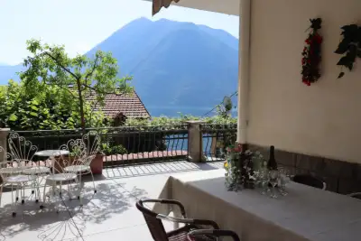 Casa Indipendente in vendita, Via Schignano, Argegno