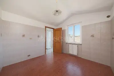 Casa in vendita, Via Comiso, Roma