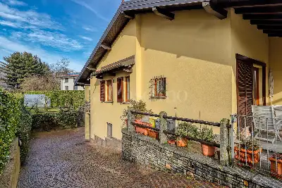 Villa in vendita, Via Luigi Pirandello, Besano