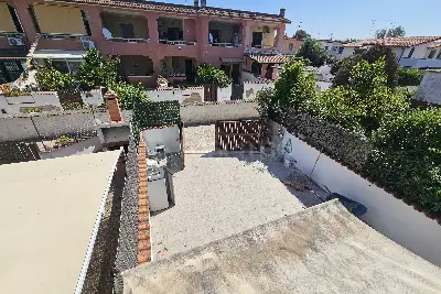 Villino a Schiera in vendita, Via Lago di Como, Pomezia