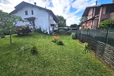 Villa in vendita, Via A. Volta, Solbiate con Cagno