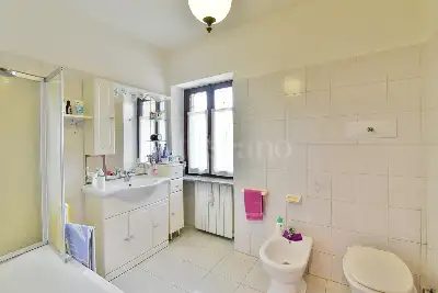 Casa in vendita, Via Ettore Brambilla, Cantù