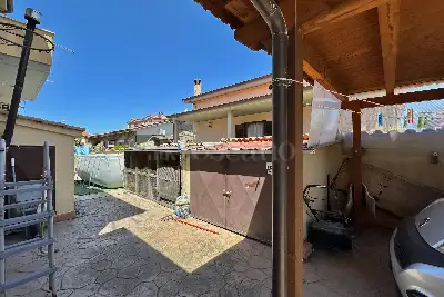 Villa in vendita, Via Dei Glicini , Ladispoli