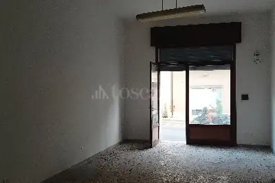 Negozio in affitto, Via Vespri, 61, Valderice