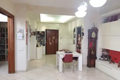Casa in vendita, Via Aquilonia, Roma