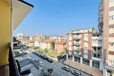 Casa in vendita, Via Achille Papa, Brescia