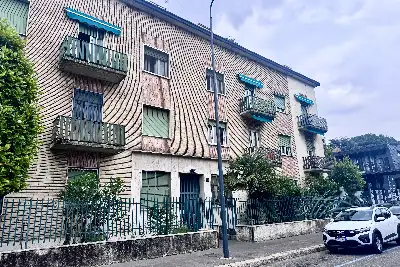 Box in vendita, via Restelli , Milano