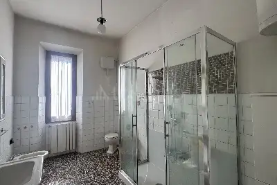 Villino a Schiera in vendita, Via Edmondo de Amicis, Prato