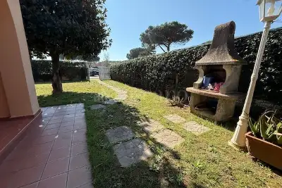 Villa Plurifamiliare in vendita, Viale delle Peonie, Sabaudia