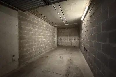 Box in affitto, Piazza Andrea Ferrari, Milano