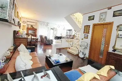 Villino a Schiera in vendita, Via Calcinaia, Roma