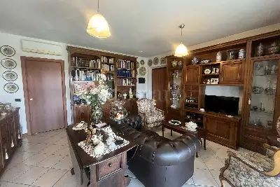 Casa in vendita, Piazza Tirana , Milano