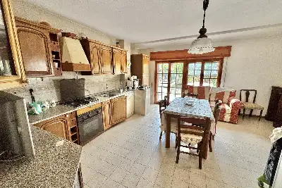 Villa in vendita, Via Gabriele D'Annunzio, Anzio