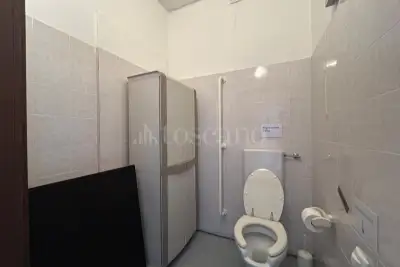 Negozio in vendita, Via Giuseppe Mazzini, Concesio