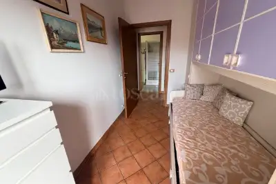 Casa in vendita, Via Metastasio, Pomezia