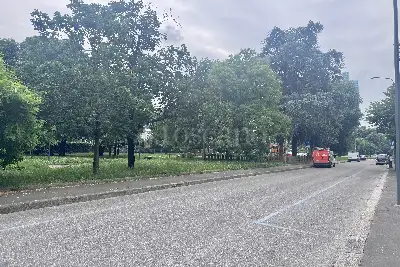 Box in vendita, via Restelli , Milano