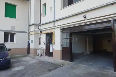 Laboratorio in vendita, Via Bruno Buozzi, Prato