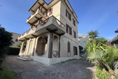 Palazzo in vendita, Via Emilia, Nettuno
