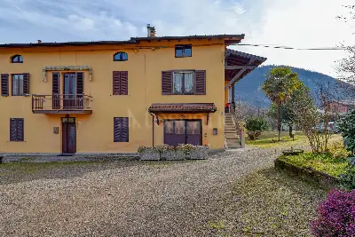 Casa Indipendente in vendita, Via Della Repubblica, Bisuschio