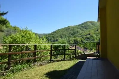 Villa in vendita, Loc. La Casa, Vernio