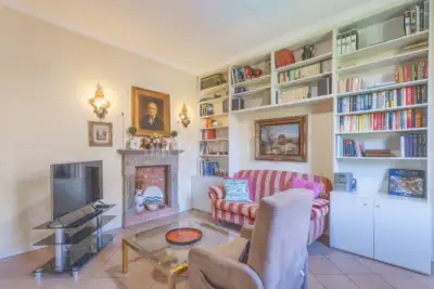Casa in vendita, Via Correggio, Milano