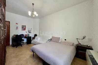 Casa in vendita, Piazza Enrico Chiaradia, Milano