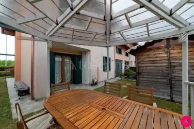 Villino a Schiera in vendita, Via della Chiesa, Prata di Pordenone