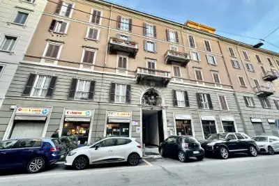Box in affitto, Via Francesco Guicciardini, Milano