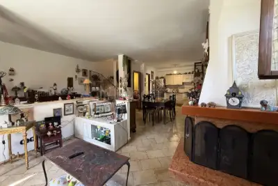 Villino a Schiera in vendita, Via Urbino, Ardea