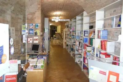 Negozio in vendita, Via Sant'Agata, Siena